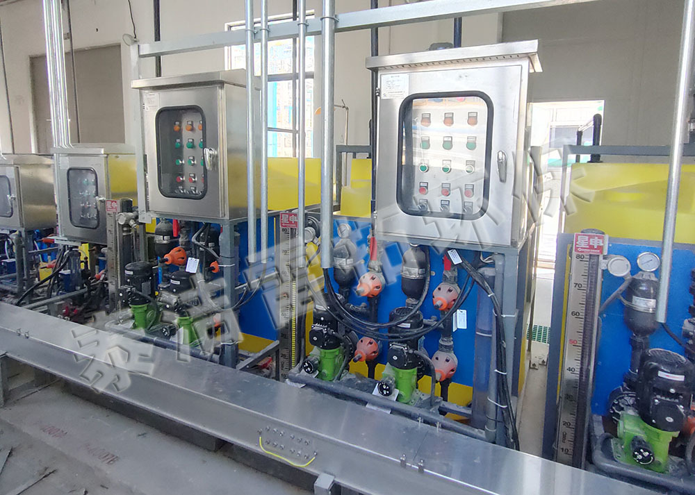 石化集團采用我司全套加藥設備進行廢水處理