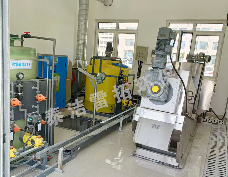 湖北省廣水市整套三腔絮凝加藥設備和定制款一體化設備安裝調試